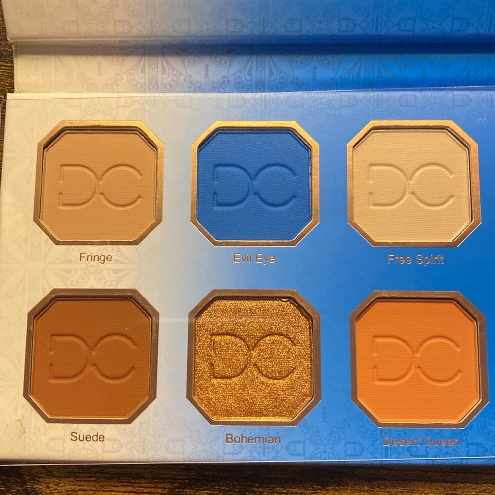 Dominque Cosmetics Palette in Rustic Glam - Picture 3 of 5